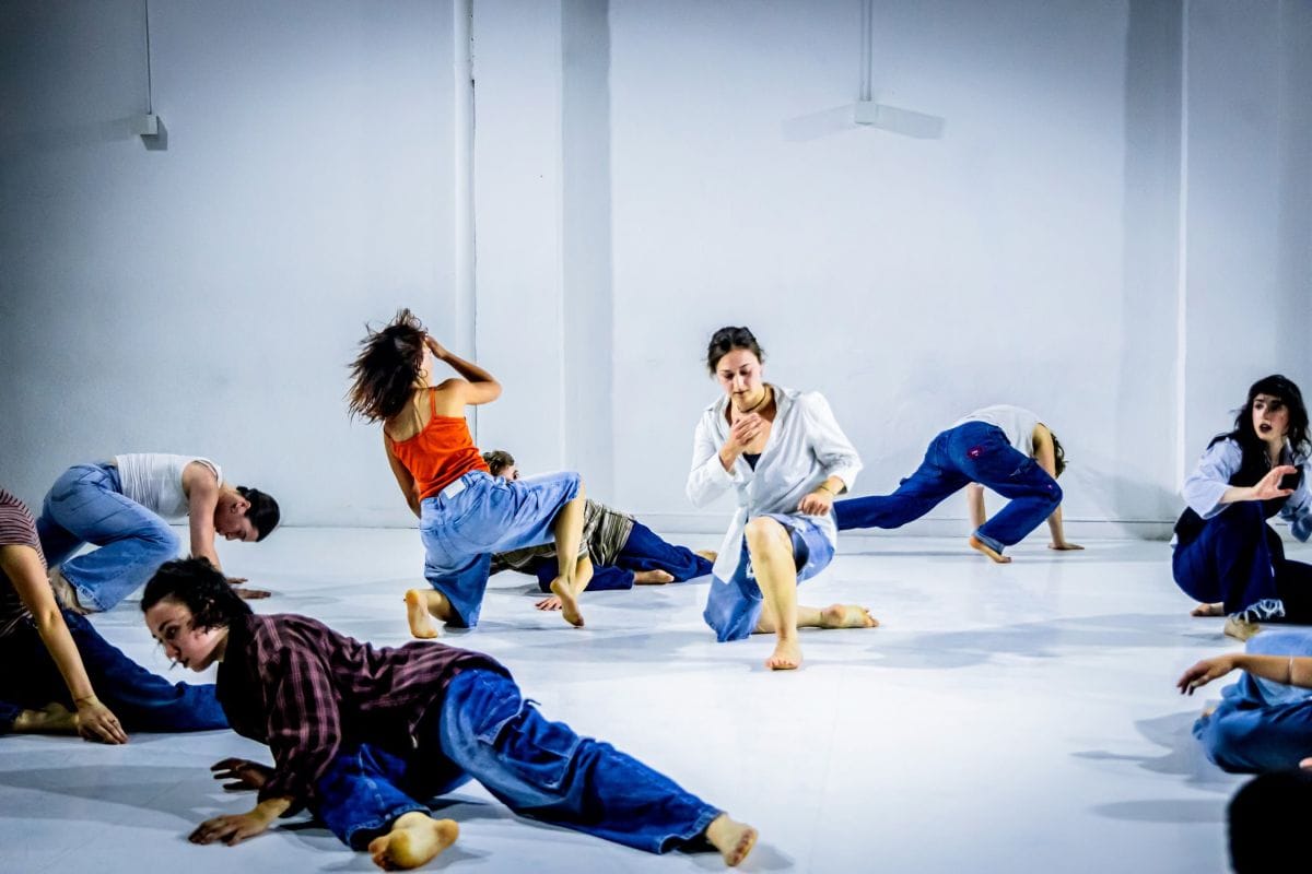 'LA FÁBRICA' Creación con CÍA. DESCALZINHADANZA. Irene Vázquez y Pedro Núñez Delgado