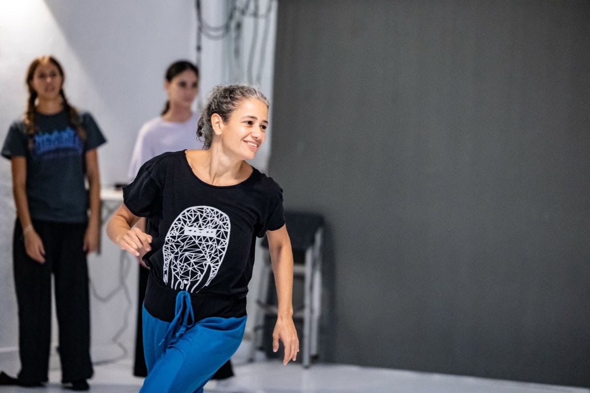 FLYING LOW con LUCÍA MAROTE en Descalzinhadanza